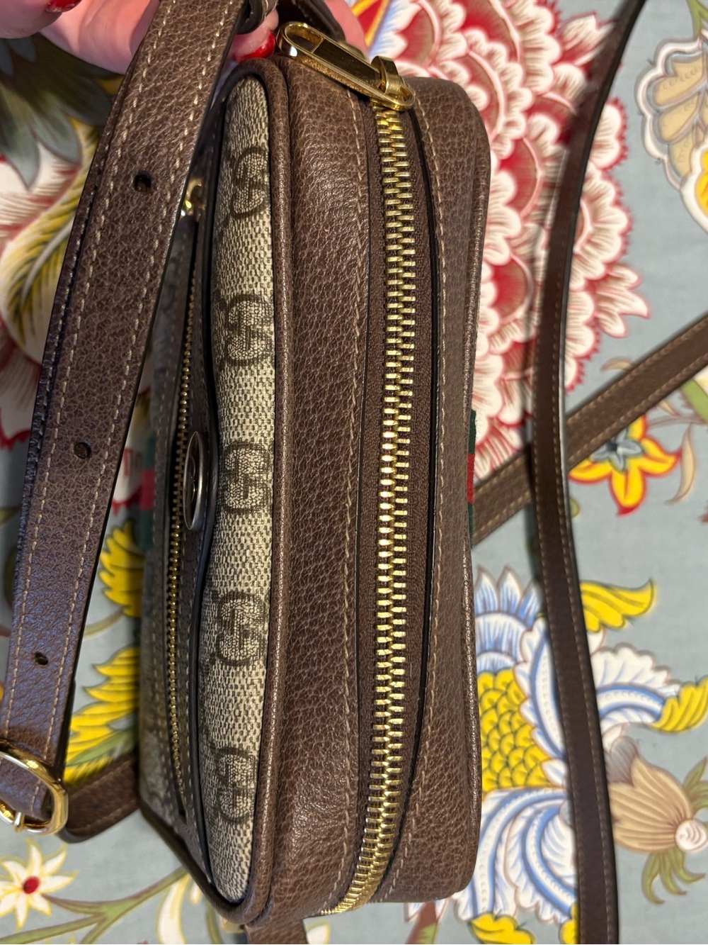 Gucci Brown GG Supreme Canvas Crossbody with Green-Red Web - Picture 5 of 7